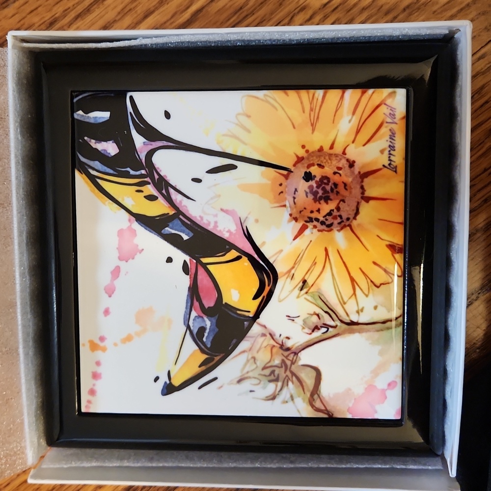 Brand new Floral Buzz Box